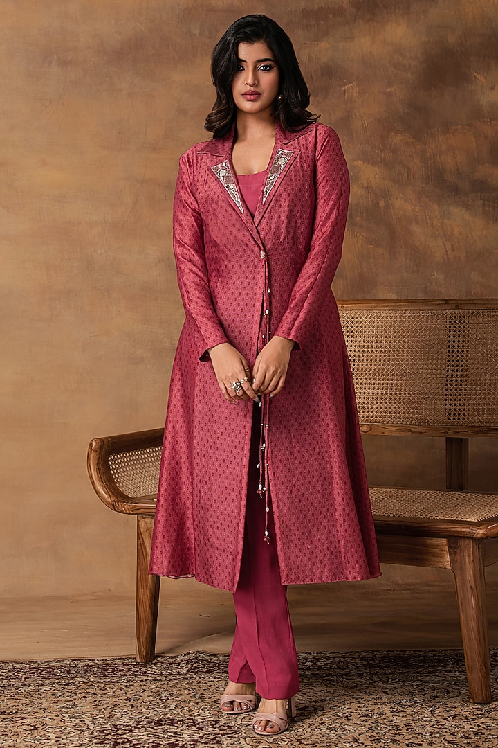 Pink Chanderi Printed & Embroidered Jacket-Style Kurta Set by Isha Gupta Tayal at Pernia's Pop Up Shop
