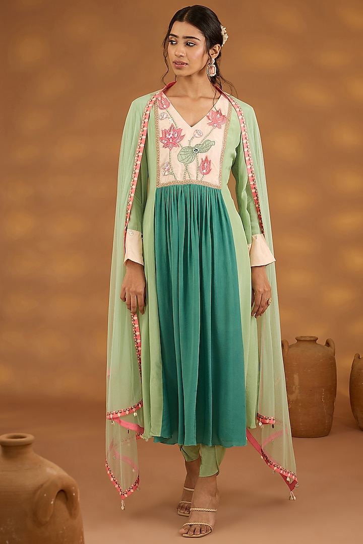 Green Crepe Dori Embroidered Kurta Set by Isha Gupta Tayal at Pernia's Pop Up Shop