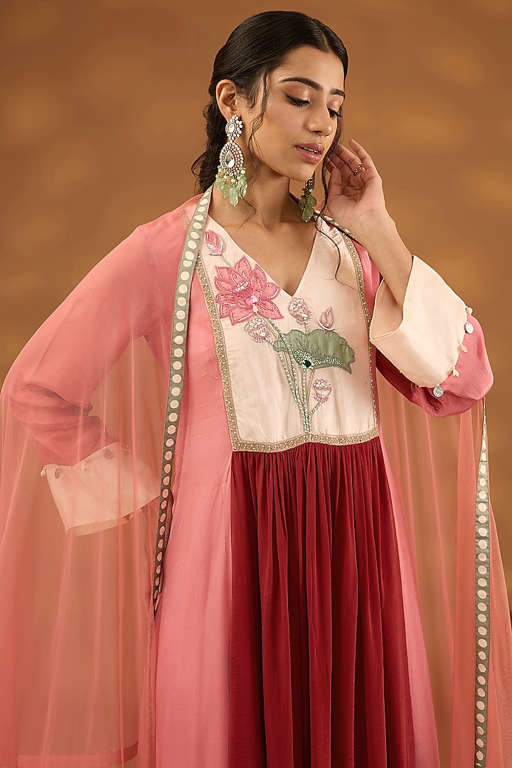 Pink & Red Crepe Zardosi Hand Embroidered Kurta Set by Isha Gupta Tayal at Pernia's Pop Up Shop