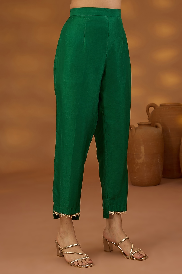 Green Silk Hand Embroidered Kaftan Kurta Set by Isha Gupta Tayal at Pernia's Pop Up Shop