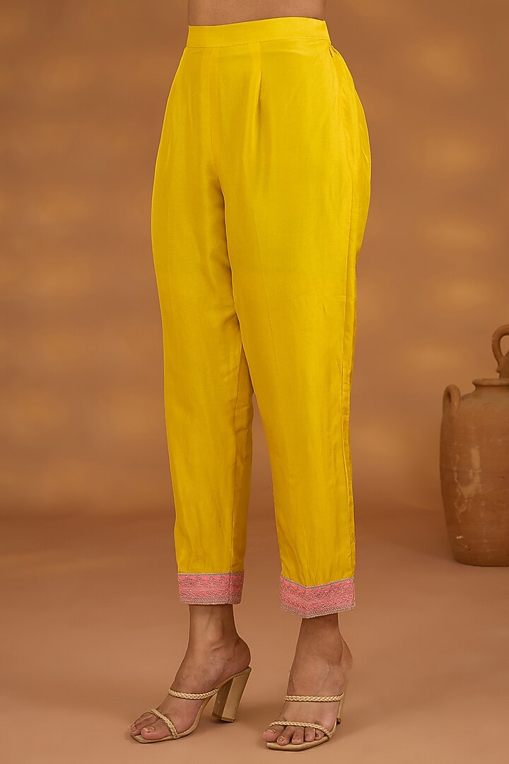 Yellow Silk Hand Embroidered Flowy Kurta Set by Isha Gupta Tayal at Pernia's Pop Up Shop