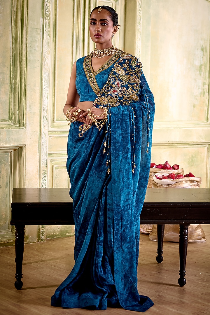 Striking Blue Organza Texture-Printed Pre-Draped Wedding Saree Set by Isha Gupta Tayal at Pernia's Pop Up Shop