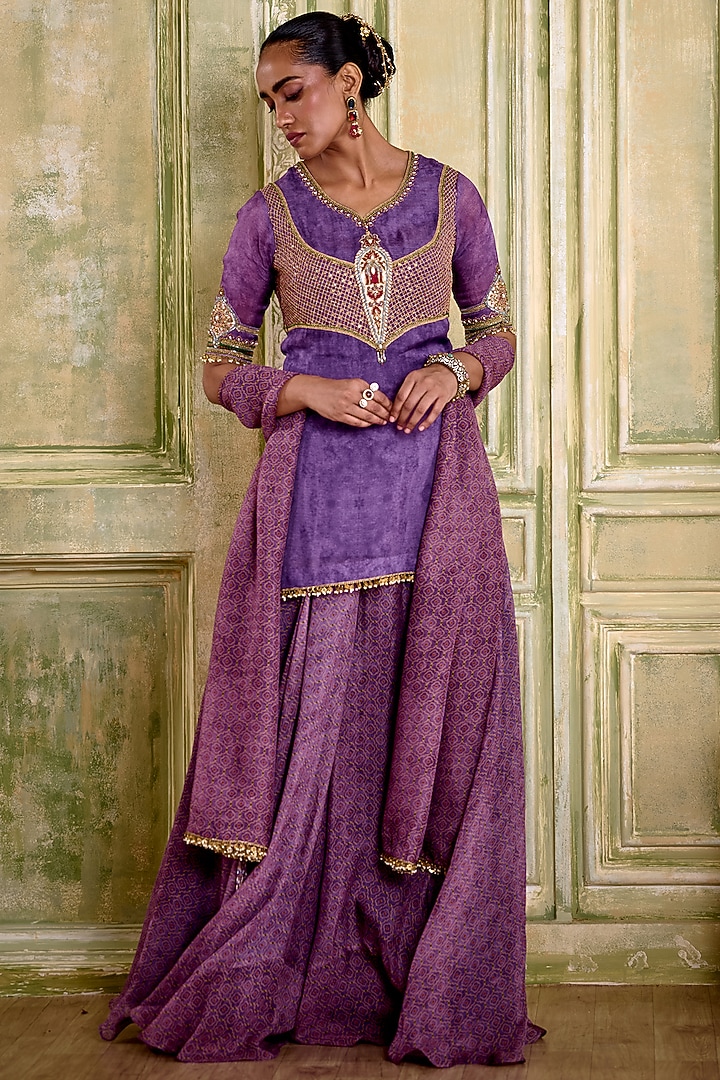Lilac Organza Texture-Printed Wedding Sharara Set by Isha Gupta Tayal at Pernia's Pop Up Shop