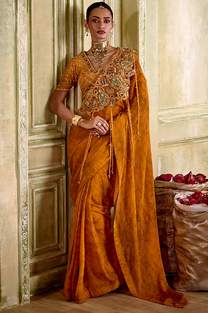 Orange Organza Texture-Printed Pre-Draped Wedding Saree Set by Isha Gupta Tayal at Pernia's Pop Up Shop
