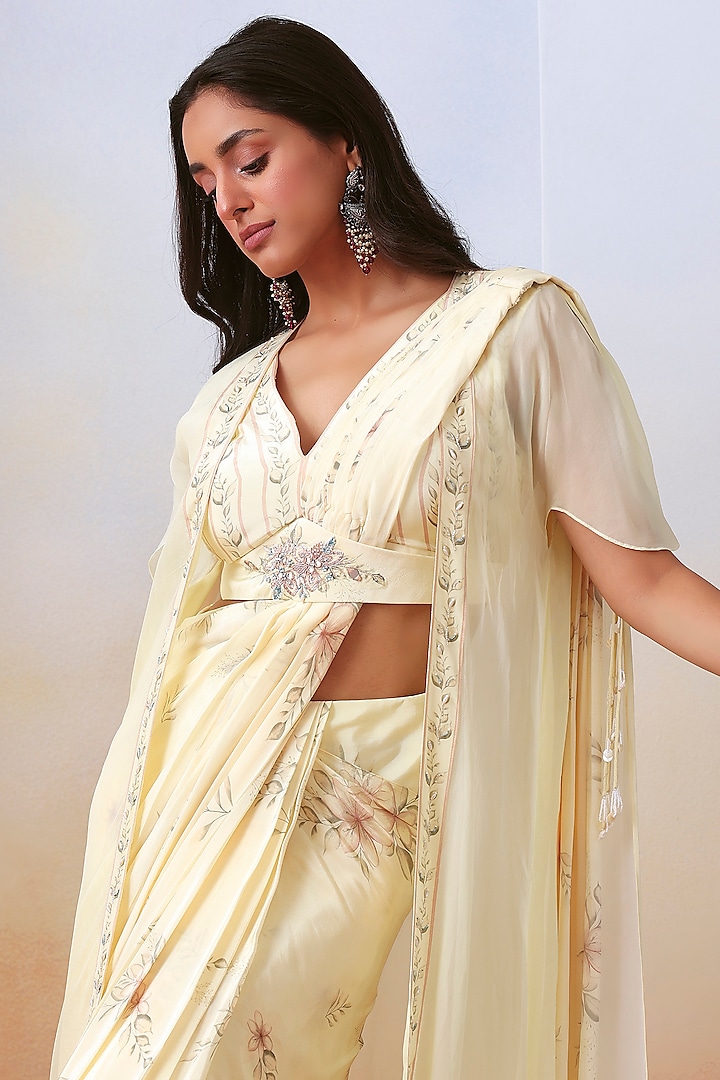 Off-White Printed Pre-Stitched Party Wear Saree Set by Isha Gupta Tayal at Pernia's Pop Up Shop