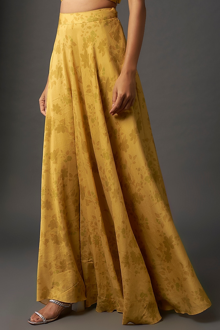 Yellow Chanderi Silk Printed Waistcoat Lehenga Set by Isha Gupta Tayal at Pernia's Pop Up Shop