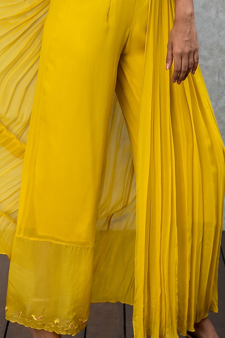 Citrine Yellow Embroidered Kurta Set by Isha Gupta Tayal at Pernia's Pop Up Shop