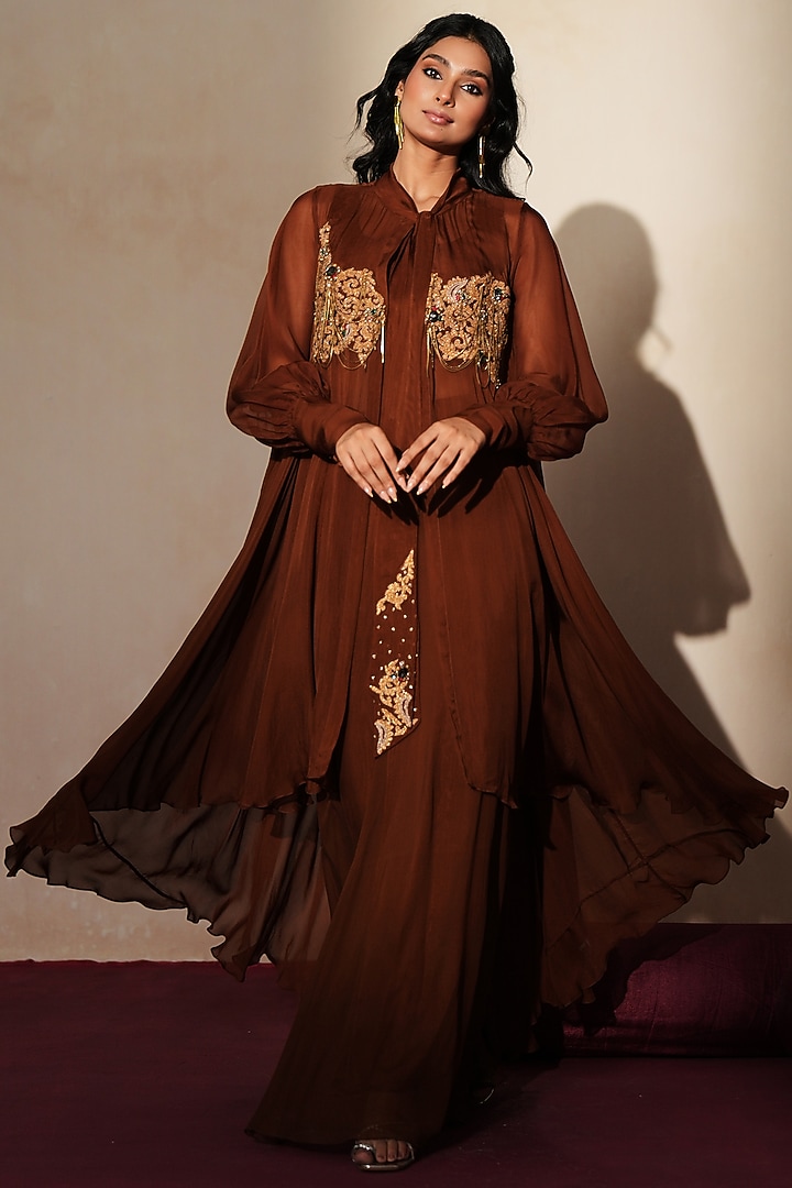 Metallic Brown Organza Zardosi Hand Embroidered Cape Set by Isha Gupta Tayal at Pernia's Pop Up Shop