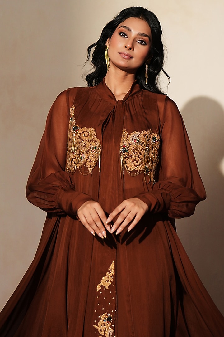 Metallic Brown Organza Zardosi Hand Embroidered Cape Set by Isha Gupta Tayal at Pernia's Pop Up Shop