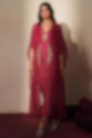 Metallic Mauve Pink Silk Hand Embroidered Kurta Set by Isha Gupta Tayal at Pernia's Pop Up Shop