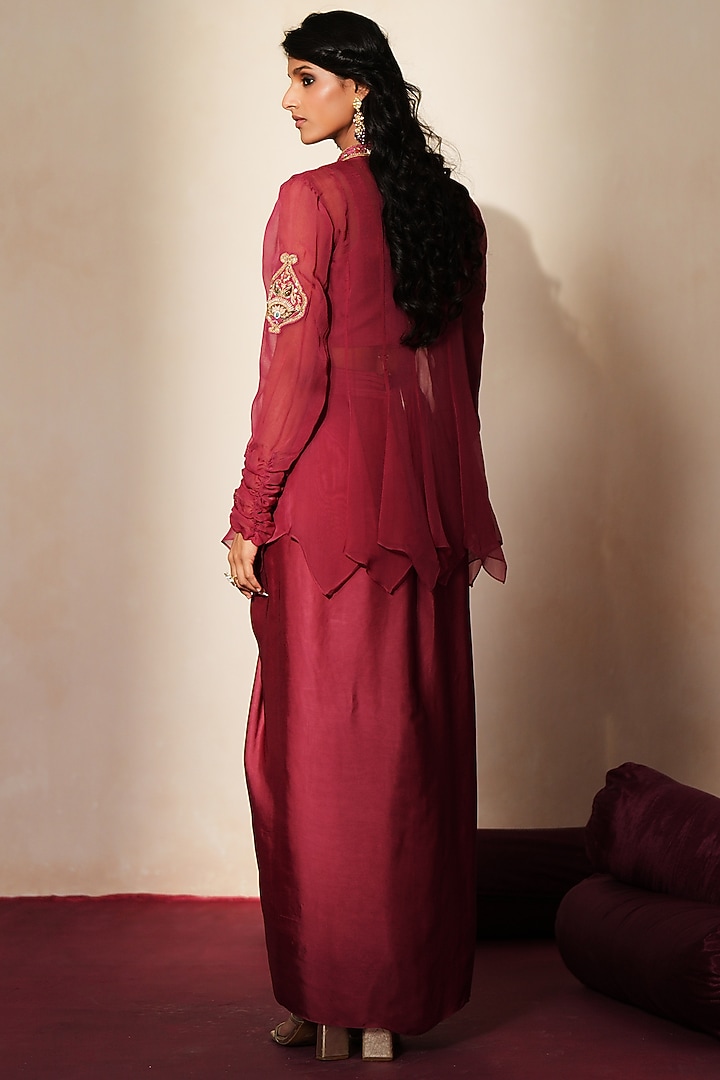 Metallic Mauve Pink Satin Draped Skirt Set by Isha Gupta Tayal at Pernia's Pop Up Shop
