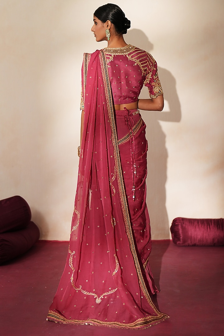 Metallic Mauve Pink Georgette & Organza Embroidered Pre-Draped Wedding Saree Set by Isha Gupta Tayal at Pernia's Pop Up Shop