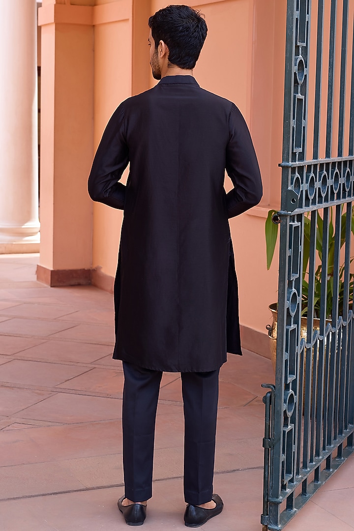 Black Pure Chanderi Silk Hand Embroidered Kurta by Isha Gupta Tayal Men at Pernia's Pop Up Shop