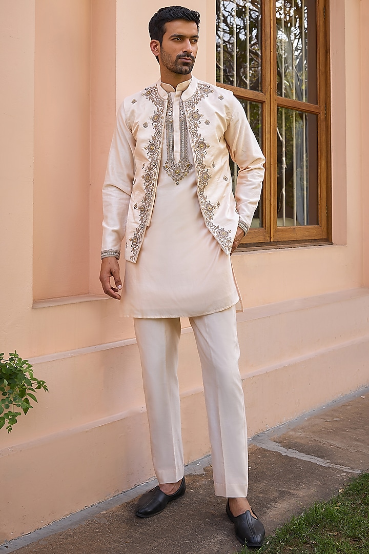 White Pure Chanderi Silk Hand Embroidered Bundi Jacket Set by Isha Gupta Tayal Men