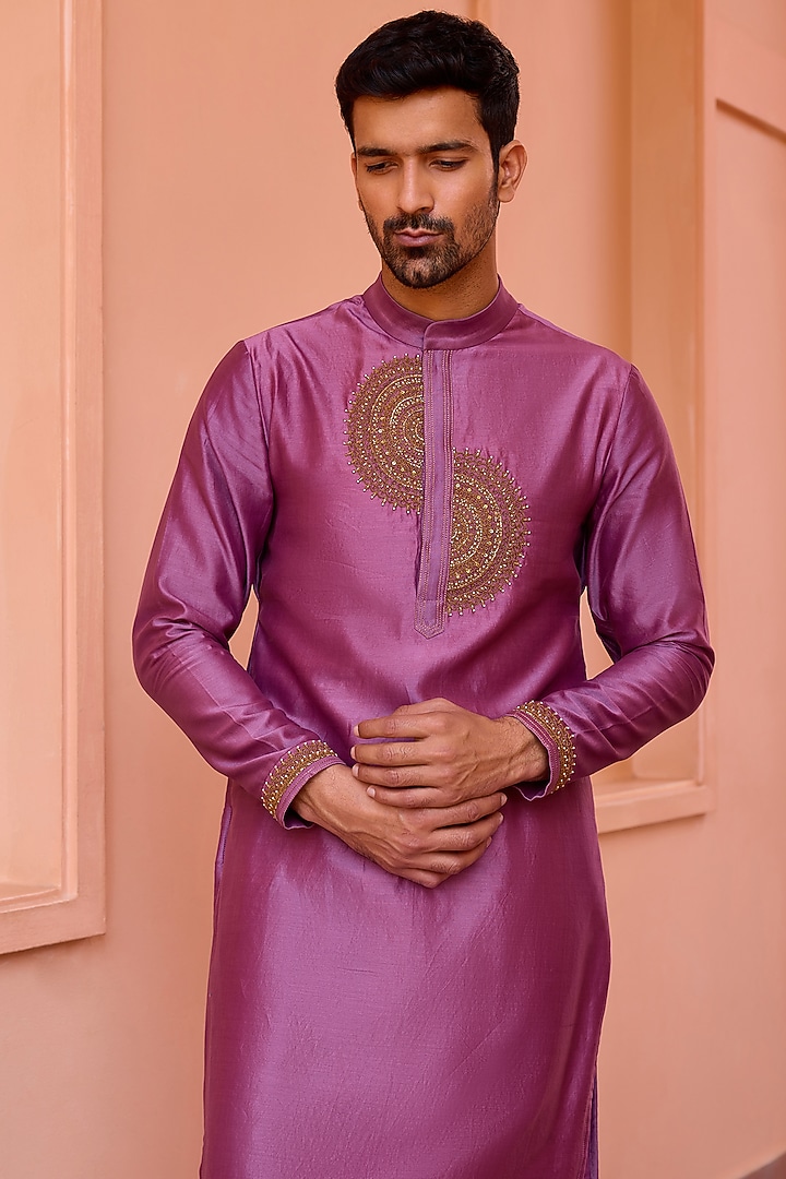 Plum Earthy Pink Pure Chanderi Silk Hand Embroidered Kurta Set by Isha Gupta Tayal Men at Pernia's Pop Up Shop