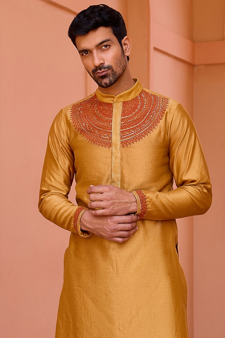 Gold Mustard Pure Chanderi Silk Hand Embroidered Kurta by Isha Gupta Tayal Men at Pernia's Pop Up Shop