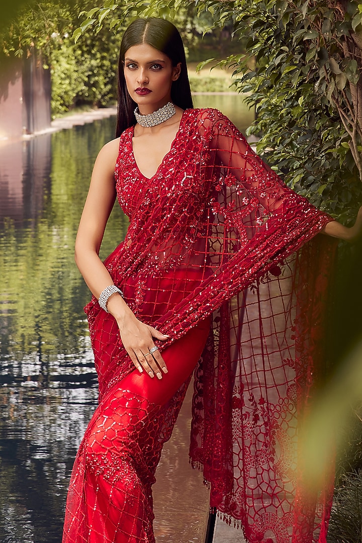 Red Net Floral & Thread Embroidered Reception Saree Set by ISTYA at Pernia's Pop Up Shop