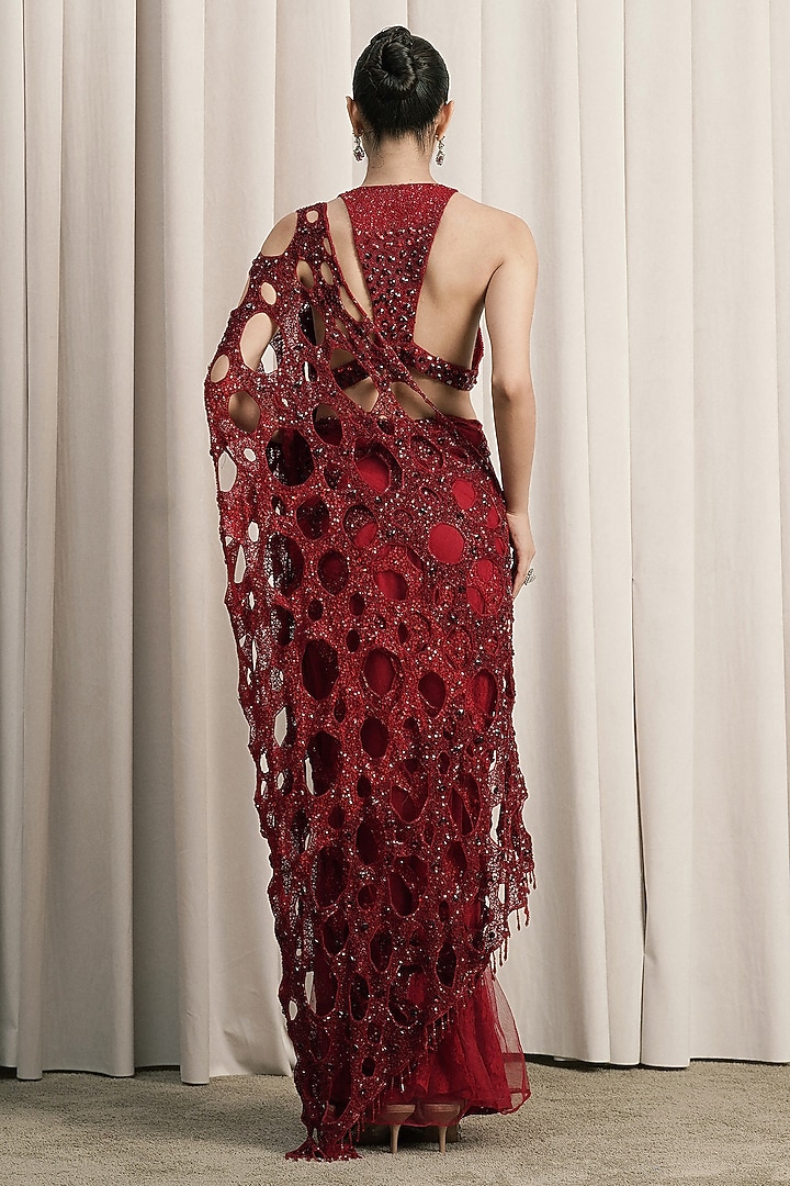 Red Net Crystal Embellished Reception Saree Set by ISTYA at Pernia's Pop Up Shop