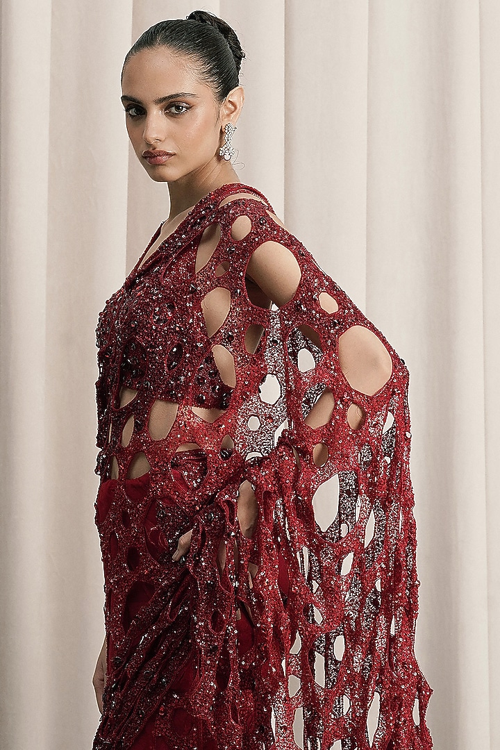 Red Net Crystal Embellished Reception Saree Set by ISTYA at Pernia's Pop Up Shop