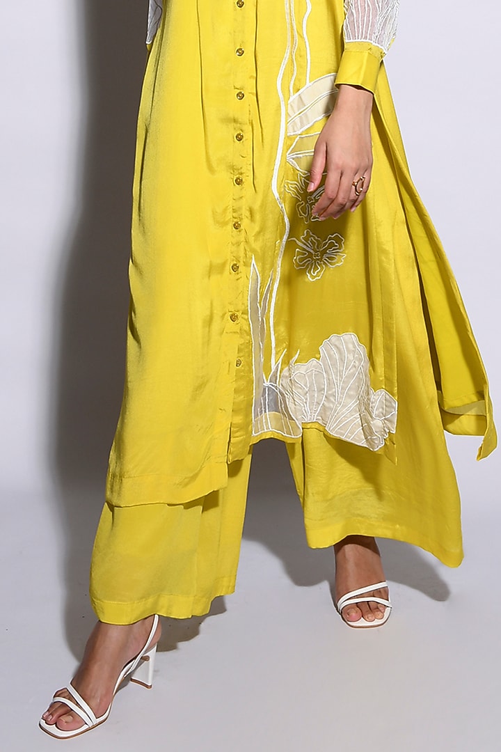Yellow Silk Embroidered Kurta Set by Itara An Another at Pernia's Pop Up Shop