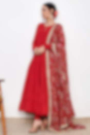 Red Mul Tiered Anarkali Set by Itraake at Pernia's Pop Up Shop