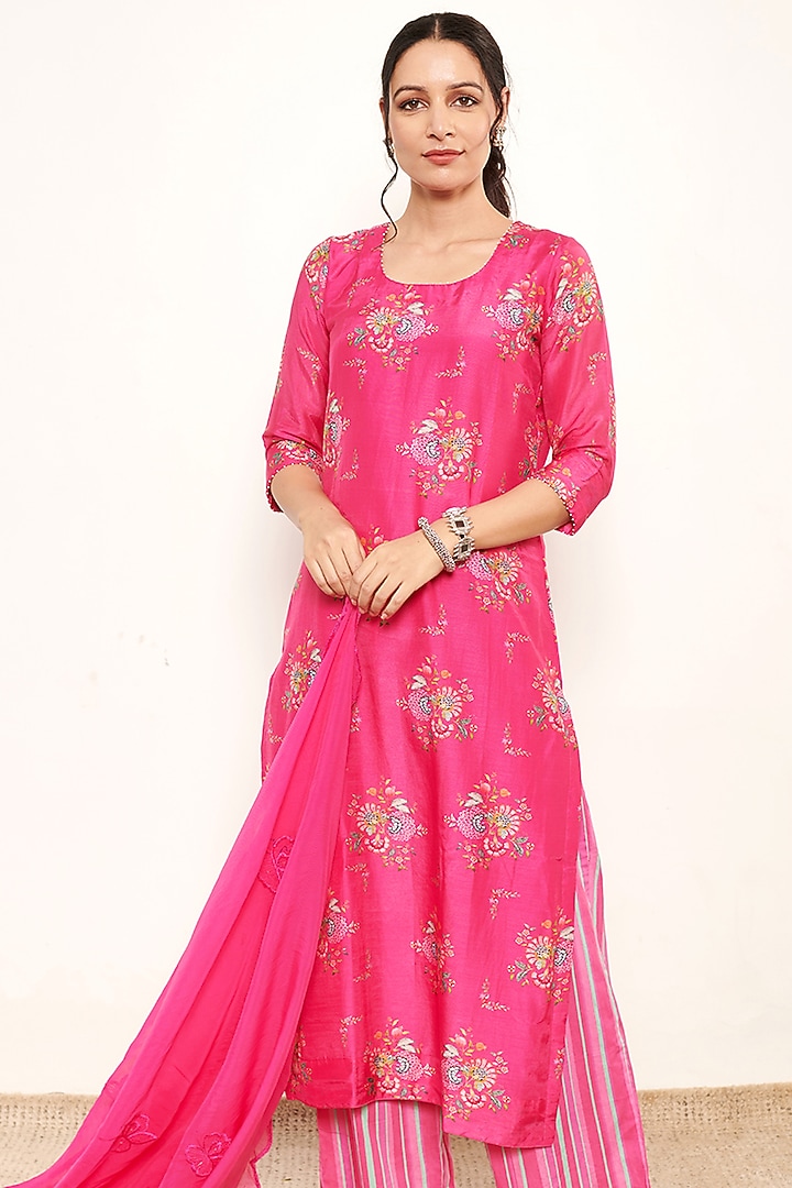 Hot Pink Chanderi Printed Kurta Set by Itraake at Pernia's Pop Up Shop