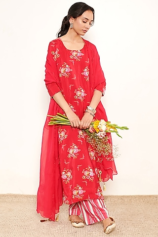 Red Chanderi Printed Kurta Set by Itraake