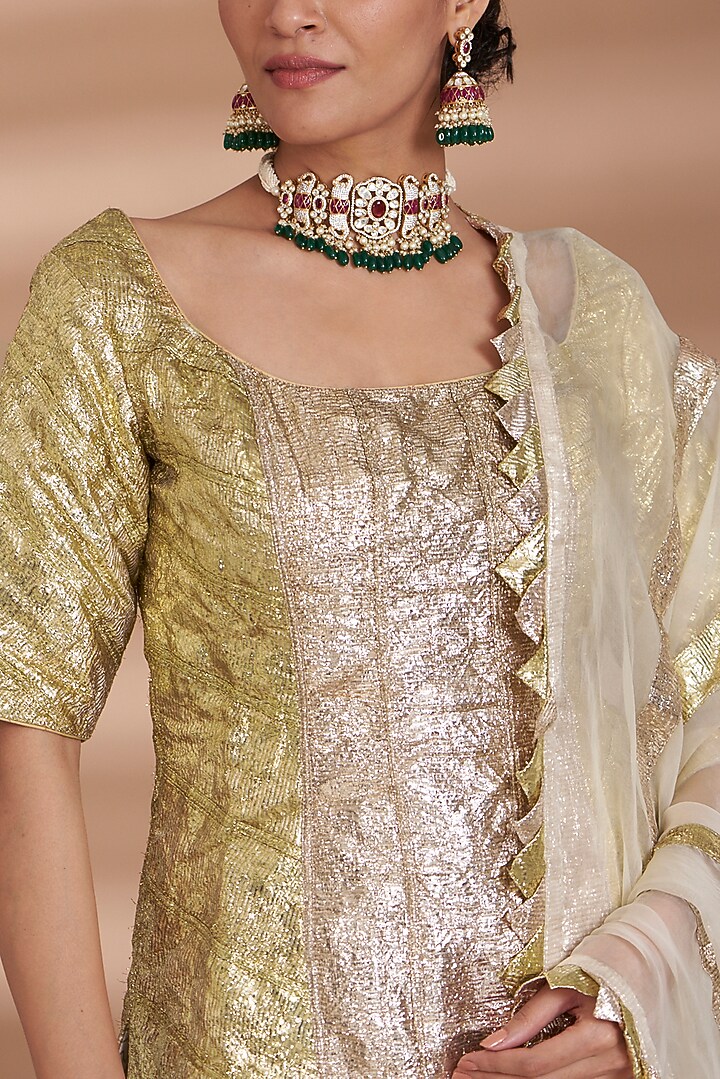 Off-White Chanderi Paneled Gharara Set by ITRH at Pernia's Pop Up Shop