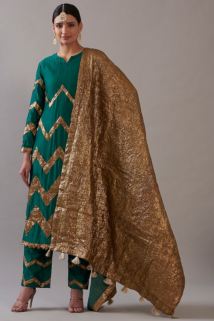 Emerald Green Silk Chanderi Kurta Set by ITRH at Pernia's Pop Up Shop