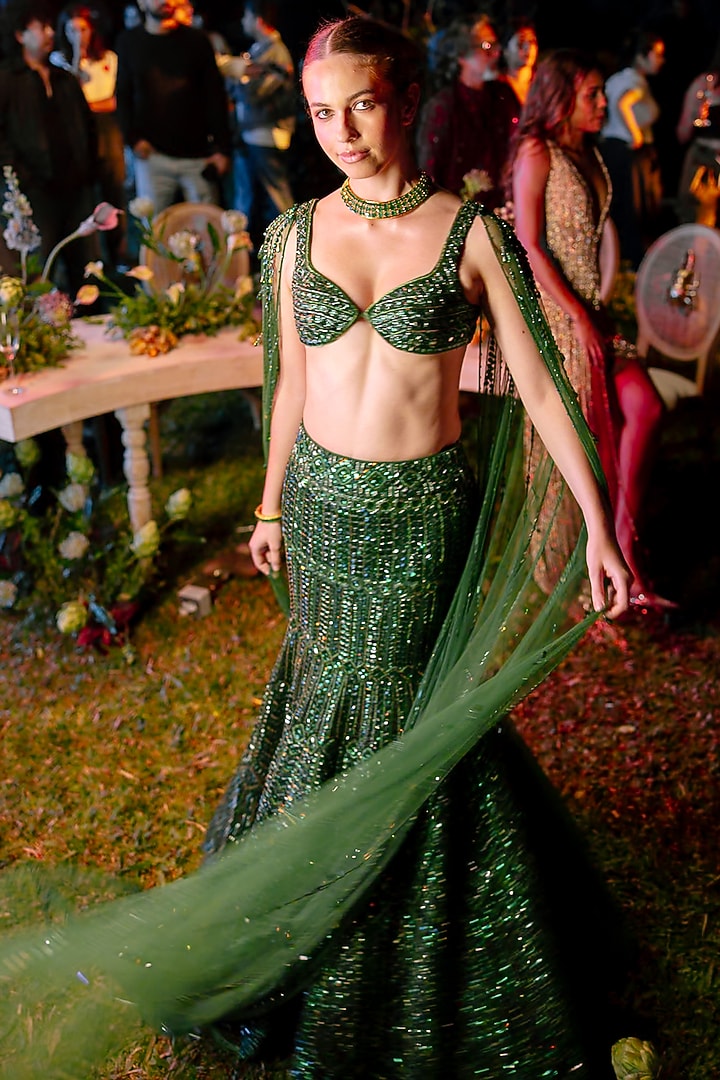 Emerald Green Net Cape Bridal Lehenga Set by ITRH at Pernia's Pop Up Shop