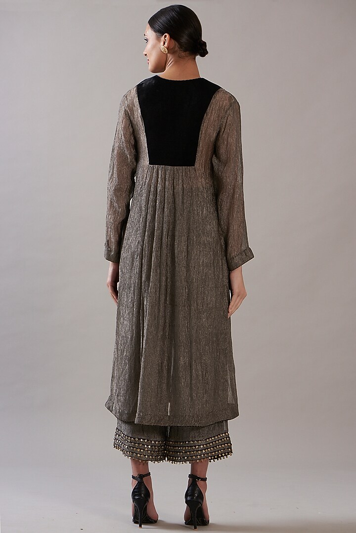 Black Tissue Embroidered Kurta Set by ITRH at Pernia's Pop Up Shop