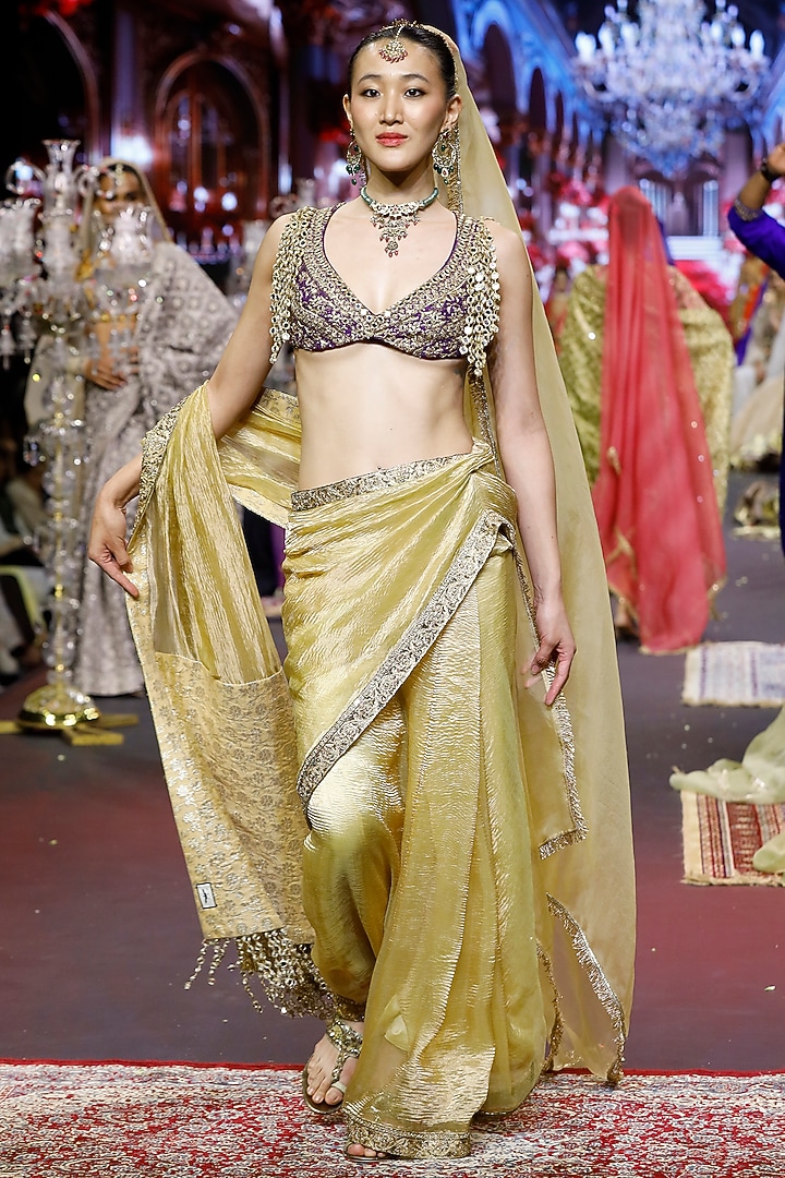 Yellow Crushed Tissue Bridal Saree Set by ITRH at Pernia's Pop Up Shop
