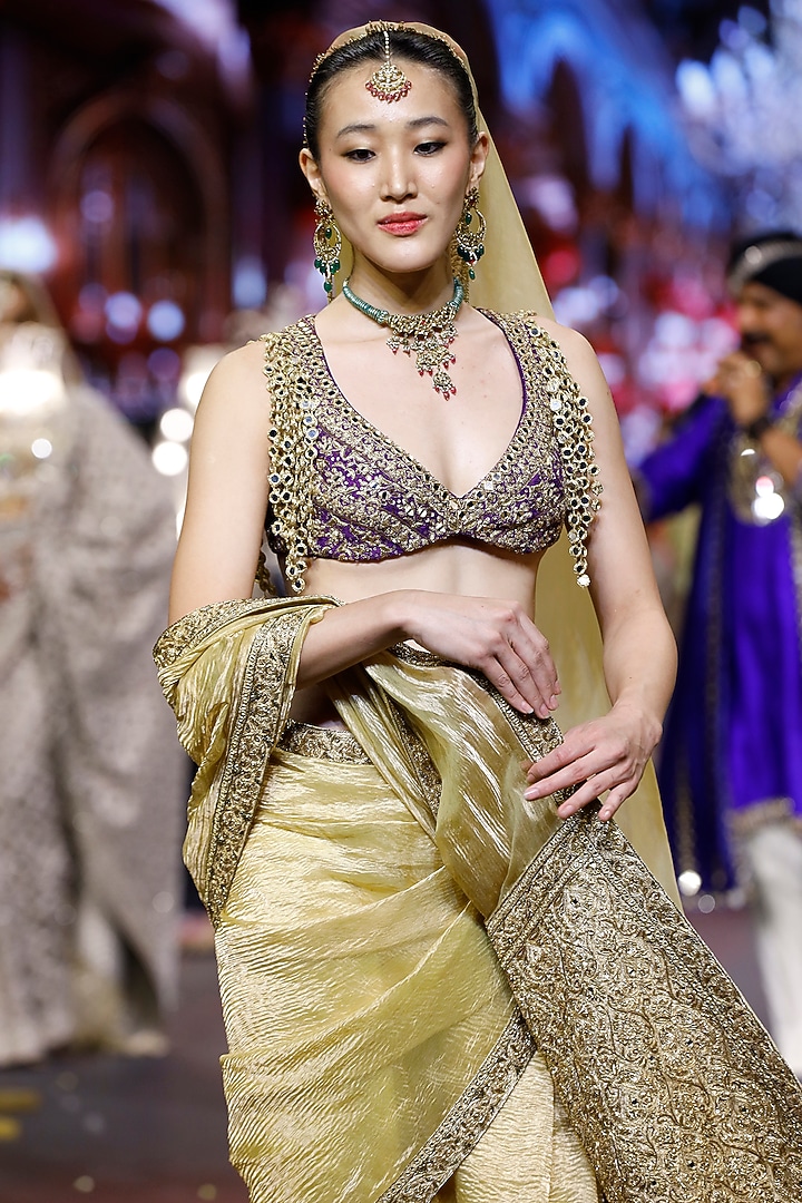 Yellow Crushed Tissue Bridal Saree Set by ITRH at Pernia's Pop Up Shop