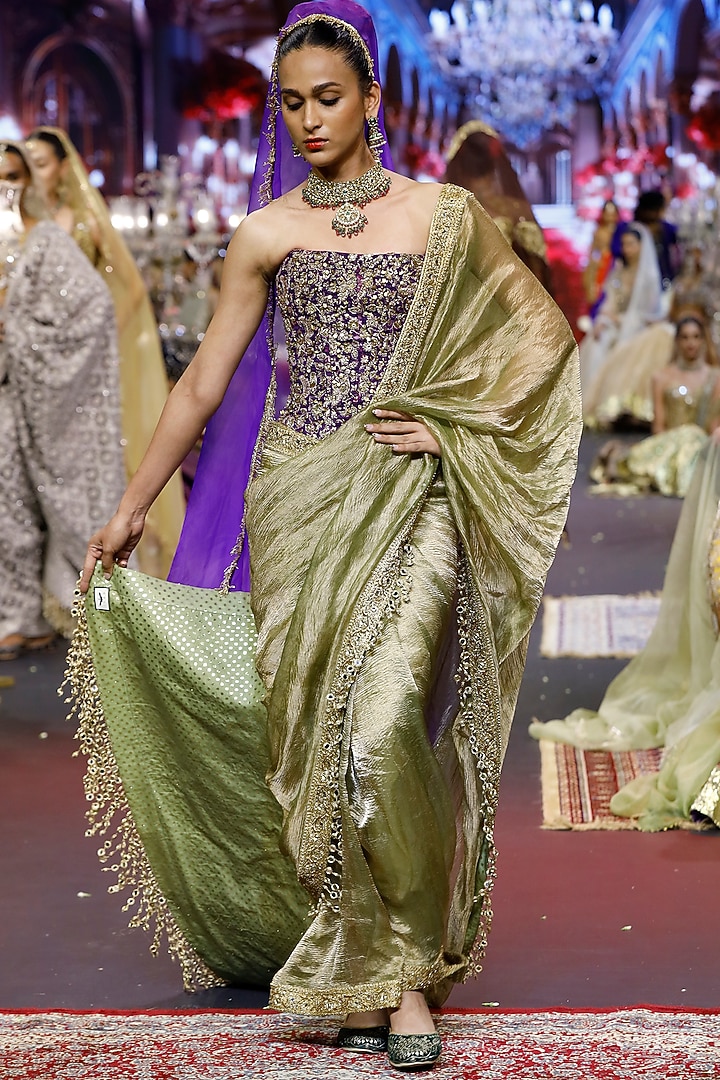 Green Crushed Tissue Bridal Saree Set by ITRH at Pernia's Pop Up Shop
