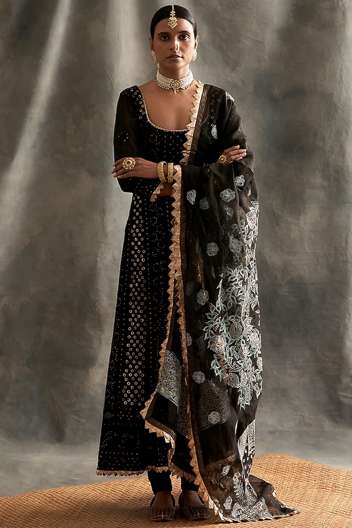 Black Hand Embroidered Wedding Anarkali Set by ITRH at Pernia's Pop Up Shop