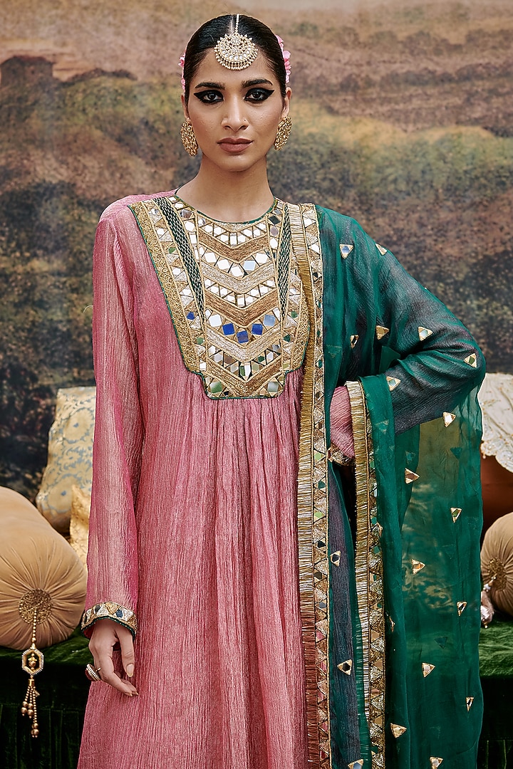 Pink Crushed Tissue Mirror Embroidered Kurta Set by ITRH at Pernia's Pop Up Shop