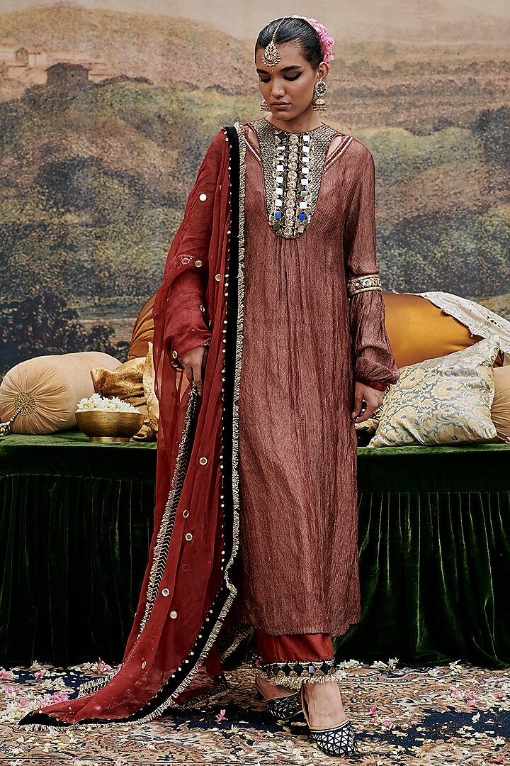 Red Crushed Tissue Mirror Embroidered Kurta Set by ITRH at Pernia's Pop Up Shop