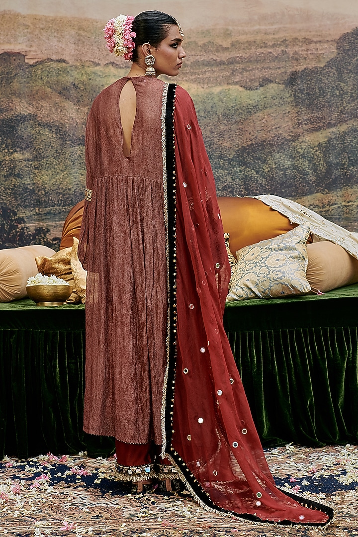 Red Crushed Tissue Mirror Embroidered Kurta Set by ITRH at Pernia's Pop Up Shop