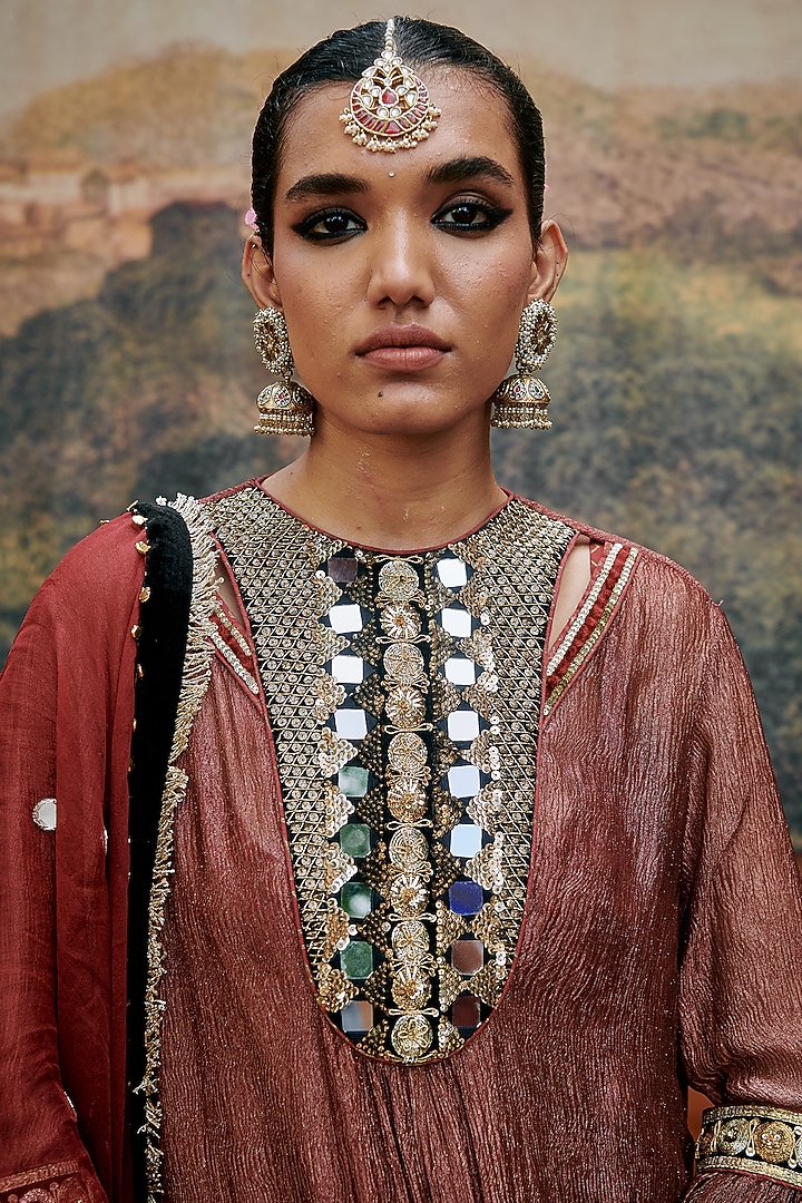 Red Crushed Tissue Mirror Embroidered Kurta Set by ITRH at Pernia's Pop Up Shop