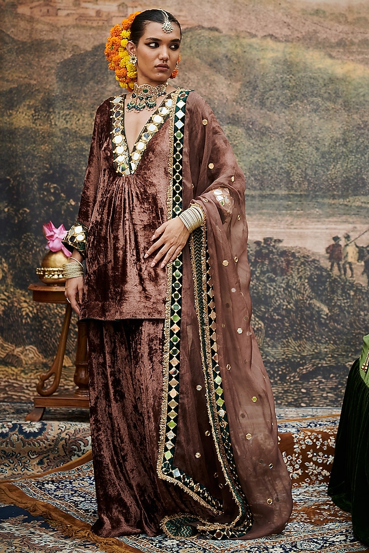 Brown Velvet Mirror Embroidered Kurta Set by ITRH at Pernia's Pop Up Shop