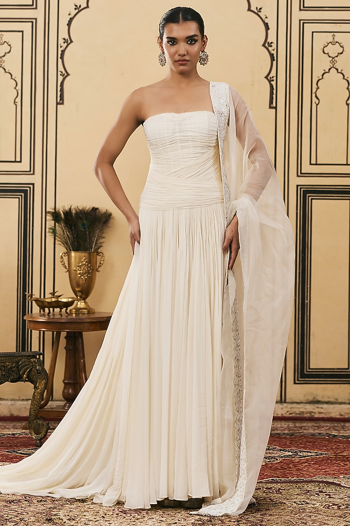 Ivory Georgette Wedding Gown With Organza Dupatta by ITRH at Pernia's Pop Up Shop