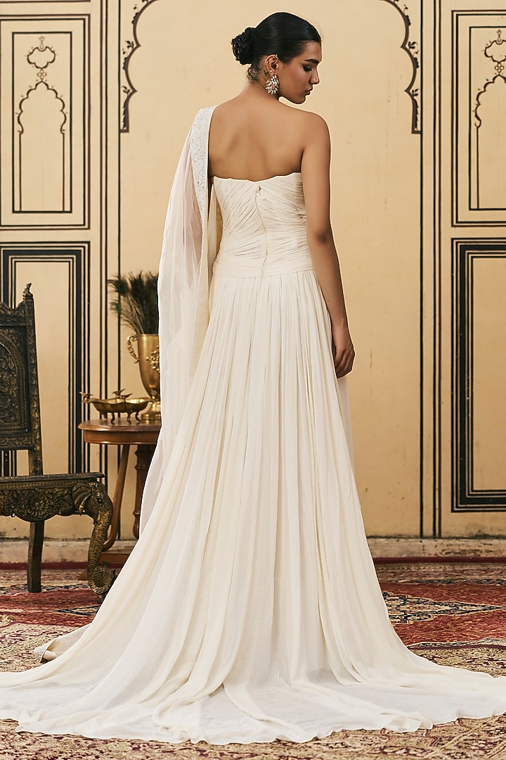 Ivory Georgette Wedding Gown With Organza Dupatta by ITRH at Pernia's Pop Up Shop