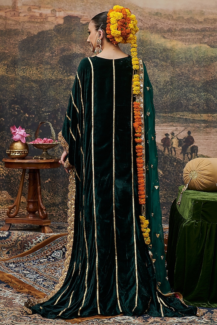 Green Velvet Sequins Embroidered Kaftan by ITRH at Pernia's Pop Up Shop 2026