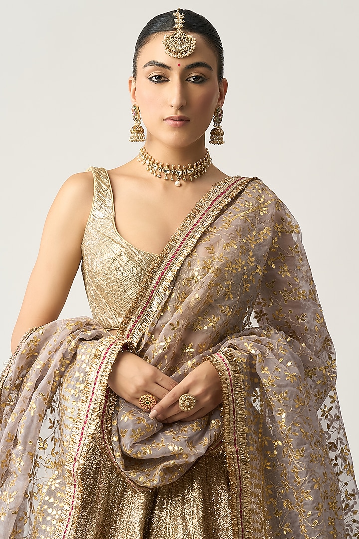 Silver Lampi Bridal Lehenga Set by ITRH at Pernia's Pop Up Shop