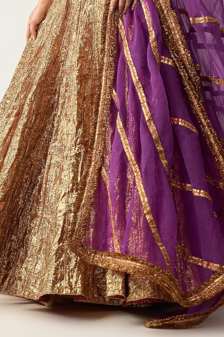 Red Lampi Bridal Lehenga Set by ITRH at Pernia's Pop Up Shop