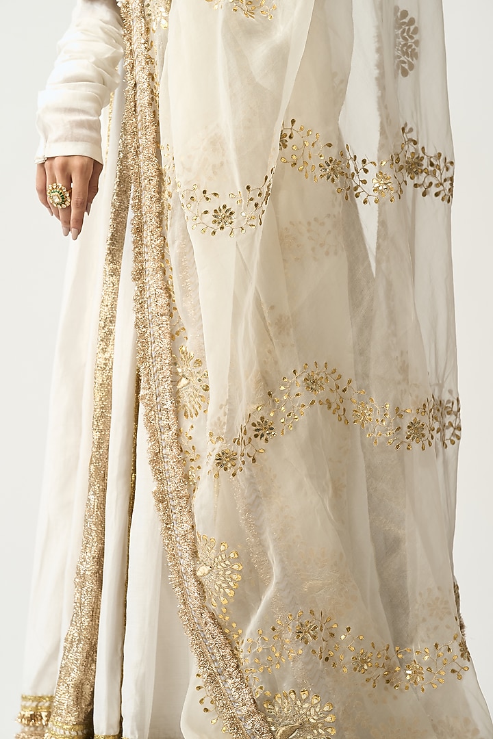 White Silk Chanderi Bridal Anarkali Set by ITRH at Pernia's Pop Up Shop