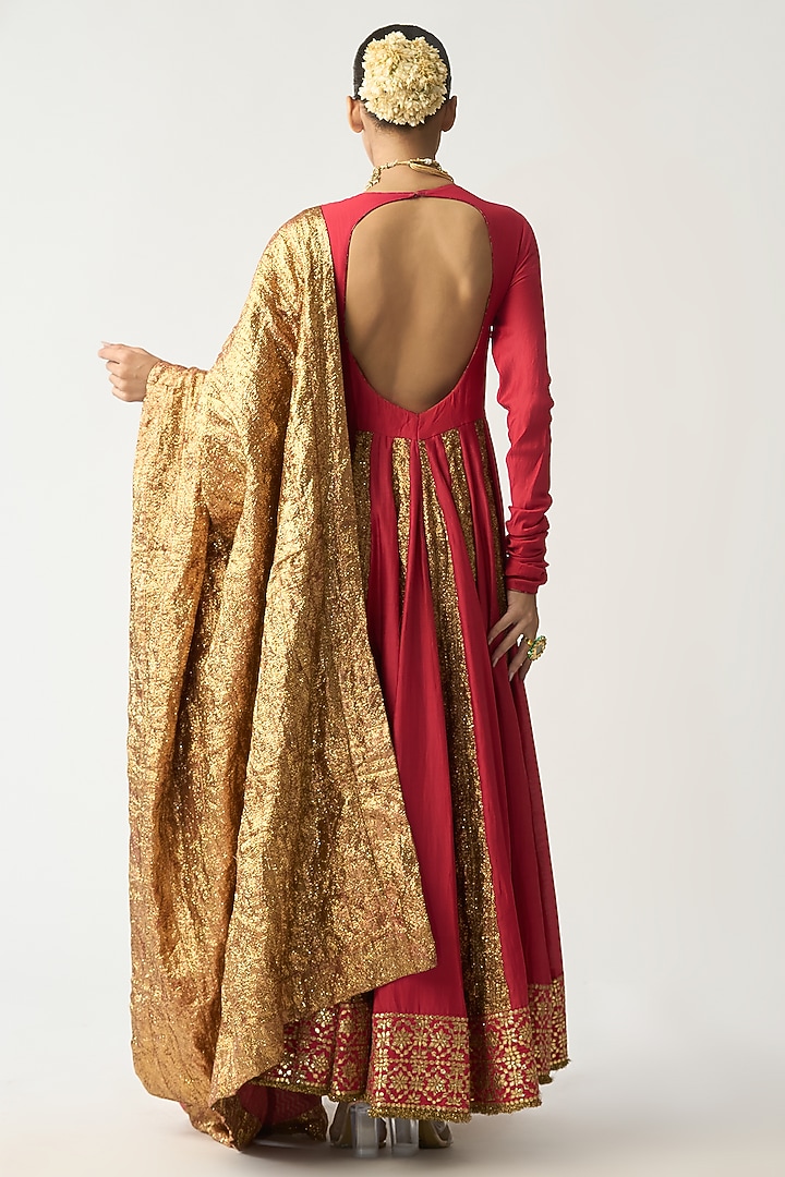 Red Silk Chanderi Bridal Anarkali Set by ITRH at Pernia's Pop Up Shop