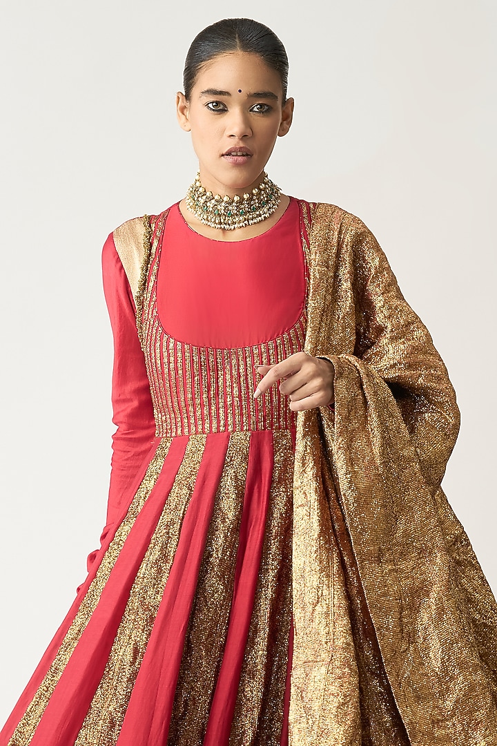 Red Silk Chanderi Bridal Anarkali Set by ITRH at Pernia's Pop Up Shop