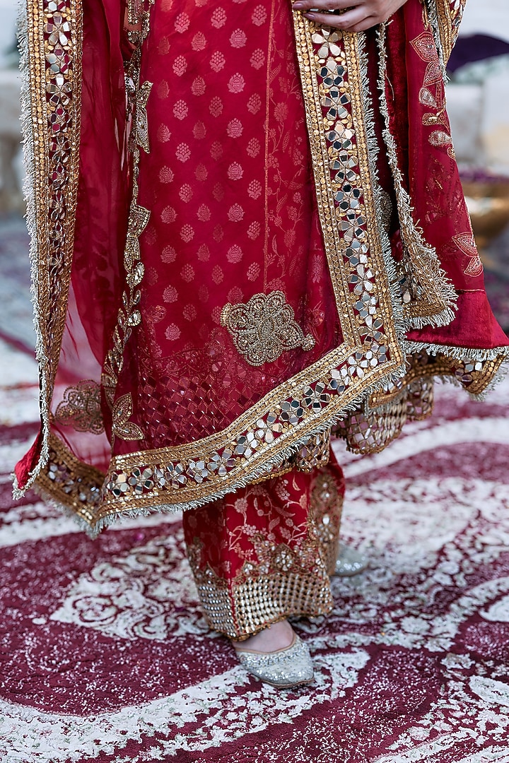 Red Brocade & Cotton Embroidered Kurta Set by ITRH at Pernia's Pop Up Shop