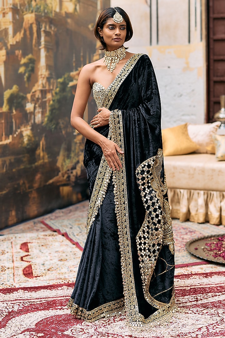 Black Hard Net & Velvet Embroidered Bridal Saree Set by ITRH at Pernia's Pop Up Shop
